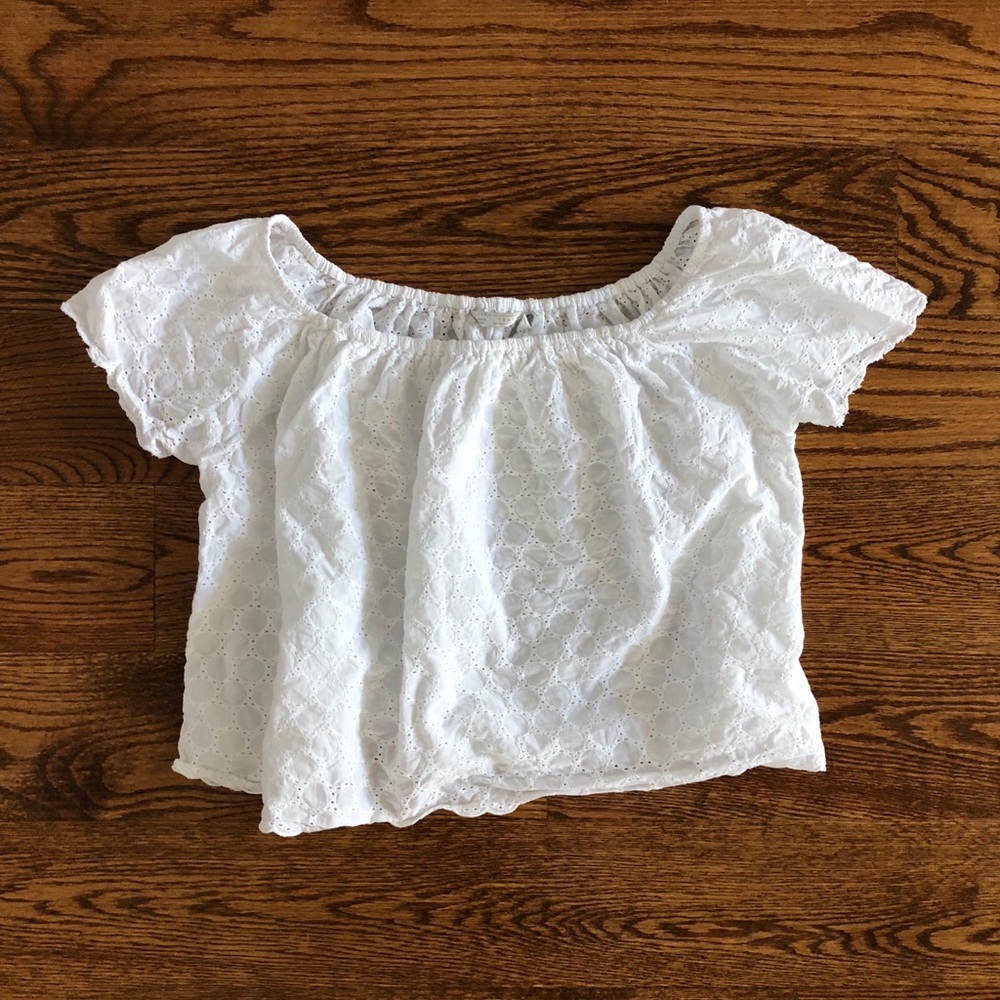 Adorable white off the shoulder Zara top